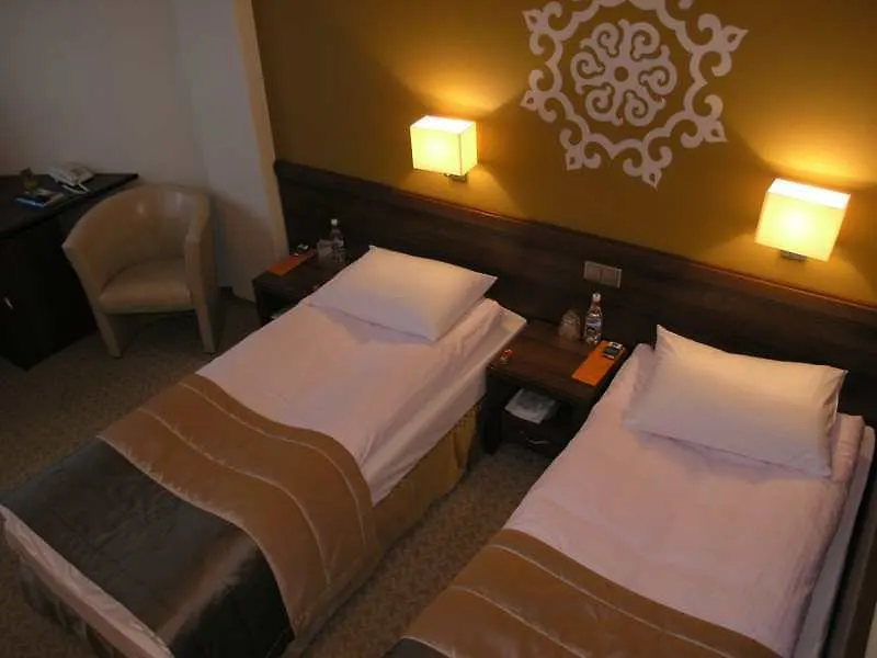 Adria Hotel Kyjev 3*,