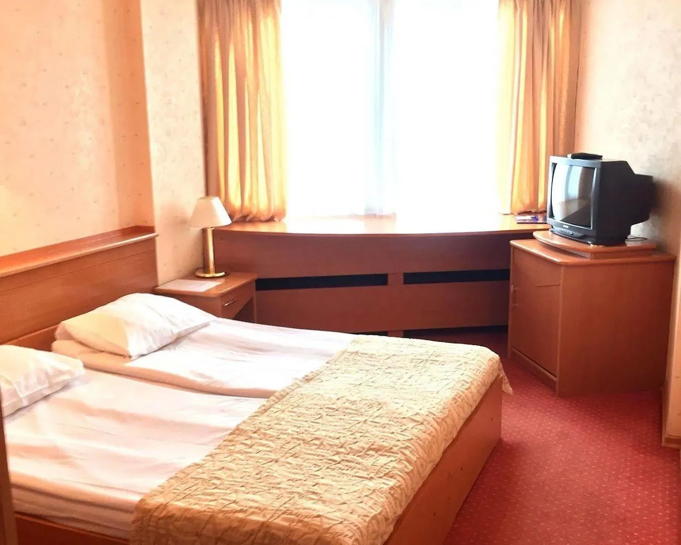 Adria Hotel Kiev 3*,